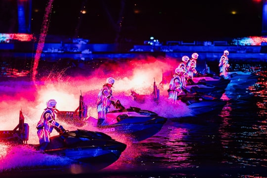 Nghệ sĩ quốc tế đến Phú Quốc tổng duyệt show pháo hoa nghệ thuật