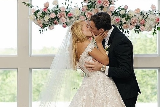 Cặp tình nhân nhịn hôn suốt 5 năm yêu