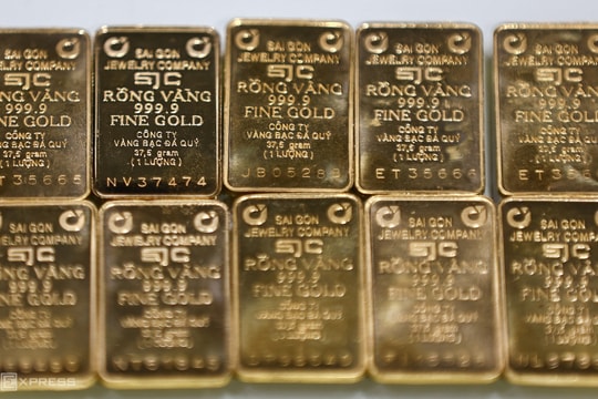 Mỗi lượng vàng giảm gần 2 triệu đồng