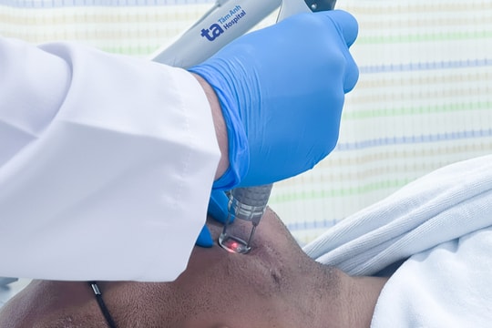 Từ Mỹ đến Việt Nam trị sẹo kết hợp du lịch