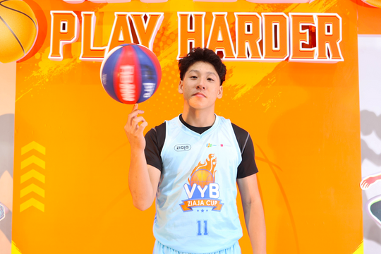 Nam sinh 16 tuổi khởi xướng phong trào bóng rổ ở THPT FPT Tây Hà Nội