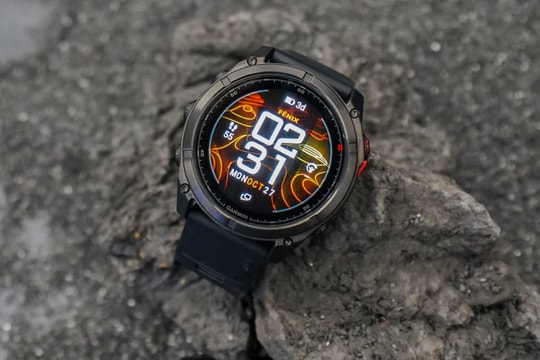 Smartwatch đầu tiên dùng màn hình MicroLED