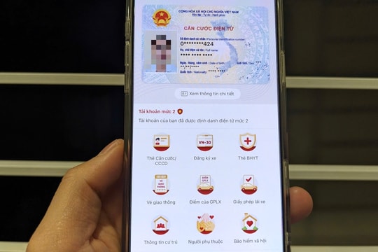 Người dân không phải xuất trình giấy tờ có trên VNeID khi chứng thực