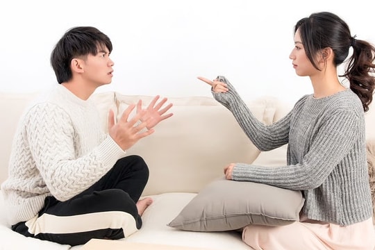 Nhờ cảnh sát minh oan 'không ngoại tình' khi vợ tin thầy bói online