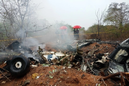 Rơi máy bay chở du khách ở Kenya, 11 người chết