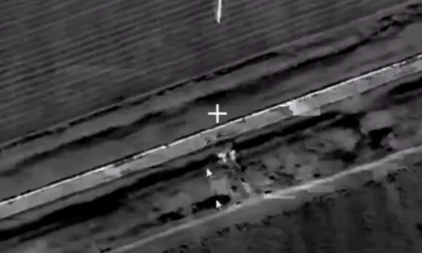 Khoảnh khắc Iskander, bom lượn Nga tập kích 'lữ đoàn Ukraine'