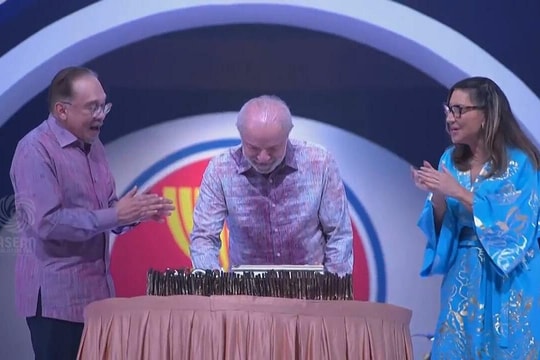 ASEAN tổ chức tiệc sinh nhật bất ngờ cho Tổng thống Brazil