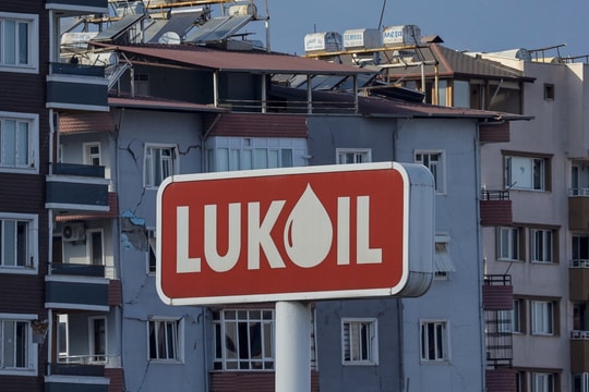 Tập đoàn dầu Nga bán tài sản nước ngoài vì lệnh trừng phạt của Mỹ