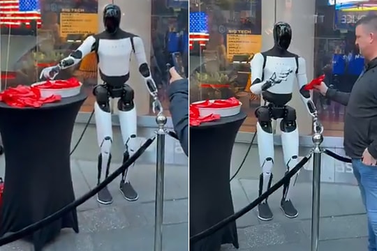 Robot hình người của Tesla phát kẹo