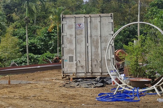 Container tuột cáp, đè tử vong tài xế xe cẩu