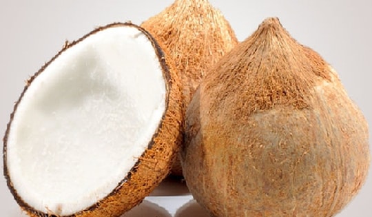 Bất ngờ với giá dừa khô ở miền Tây