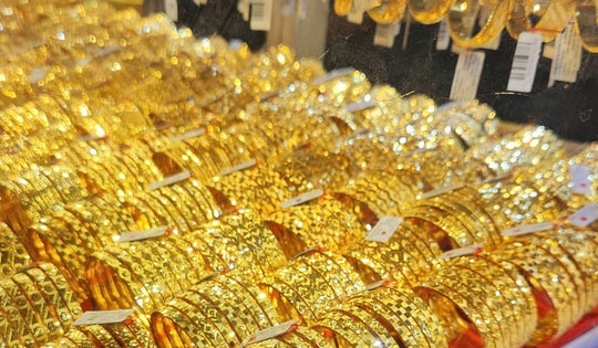 Sáng 28-10, giá vàng miếng SJC và vàng nhẫn giảm rất mạnh