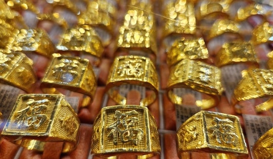 Chiều nay, 28-10, giá vàng miếng SJC và vàng nhẫn "giảm không phanh"