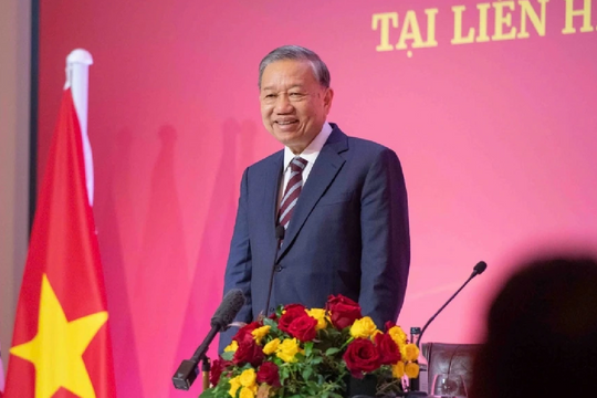 Tổng Bí thư Tô Lâm gặp gỡ cộng đồng người Việt Nam tại Vương quốc Anh