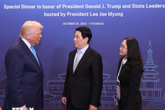 Chủ tịch nước gặp Tổng thống Hoa Kỳ