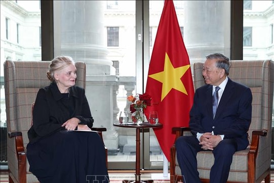 Tổng Bí thư tiếp Phó Chủ tịch Cao cấp Tập đoàn Rolls-Royce