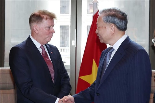 Tổng Bí thư Tô Lâm tiếp Phó Chủ tịch Cấp cao Tập đoàn Airbus khu vực Châu Á- Thái Bình Dương Chris Drewer.