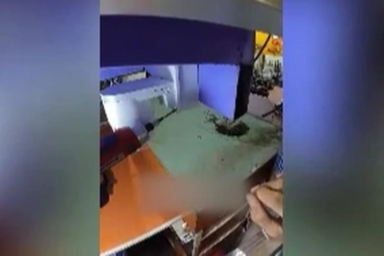 Bị quỵt đơn hàng 13 triệu đồng, thợ lắp camera bất lực tháo thiết bị