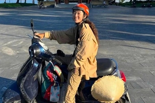 Cô gái Nhật đi xuyên Việt một mình, ngã xe giữa đường được cả làng ra giúp