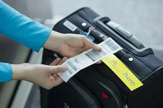 Vietnam Airlines thu phí hành lý xách tay quá tiêu chuẩn