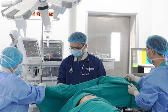 Khàn tiếng kéo dài có phải ung thư phổi?