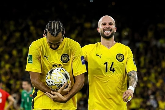 Chuyên gia Malaysia mong FIFA giảm án cho 7 cầu thủ nhập tịch