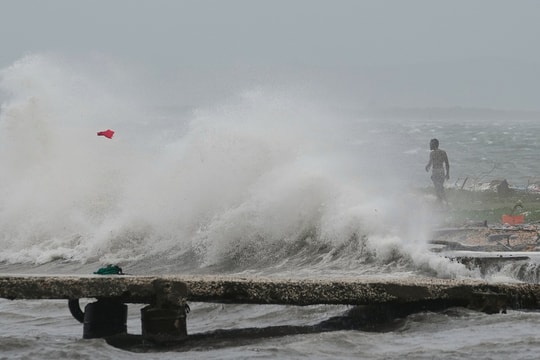 Bão mạnh nhất thế giới Melissa tàn phá Jamaica