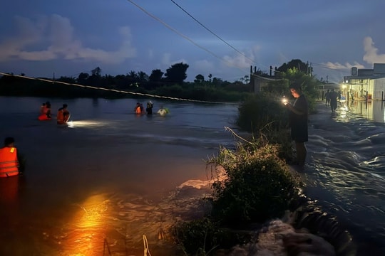 Bé gái 4 tuổi bị nước lũ cuốn ở Lâm Đồng