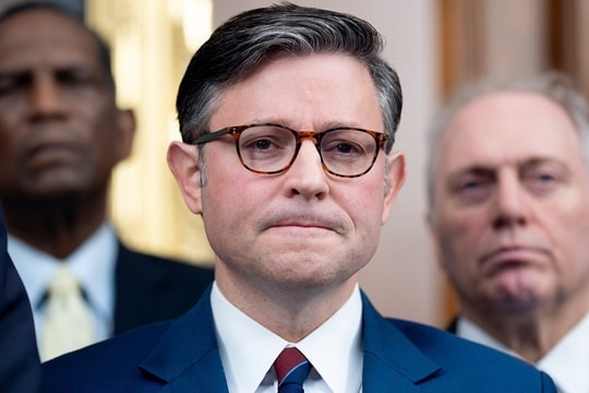 Chủ tịch Hạ viện Mỹ: Khó sửa hiến pháp để ông Trump tranh cử tiếp