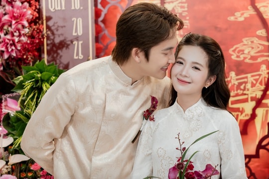 Lễ ăn hỏi của diễn viên Đình Tú và mỹ nhân phim giờ vàng VTV