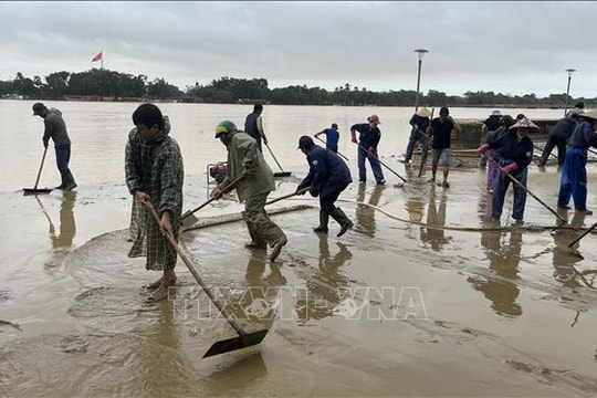 Huế huy động tổng lực lượng khắc phục hậu quả sau mưa lũ