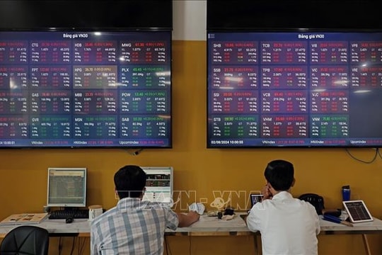 Chứng khoán ngày 30/10: VN-Index mất hơn 16 điểm trước áp lực bán lan rộng