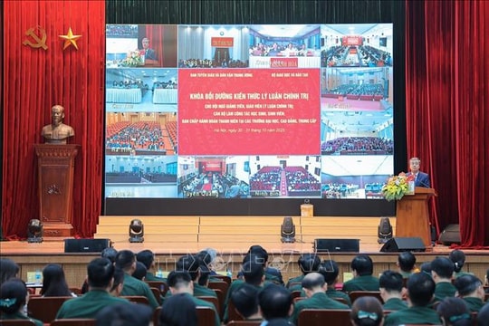 Vun bồi bản lĩnh chính trị cho đội ngũ cho giảng viên, giáo viên