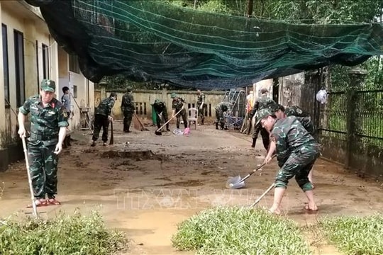 Vệ sinh môi trường, ngăn chặn nguy cơ dịch bệnh bùng phát sau lũ