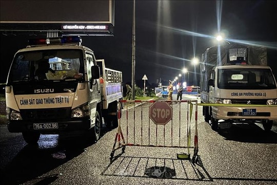 Cấp bách ứng phó với nguy cơ mất an toàn kết cấu cầu đường