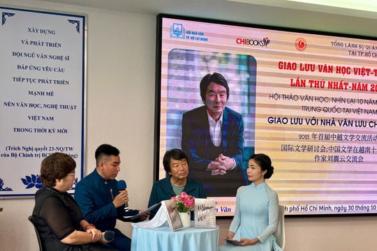 Gặp gỡ nhà văn Trung Quốc Lưu Chấn Vân