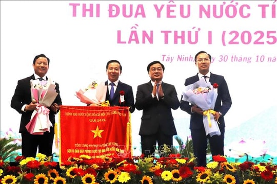 Khơi dậy tinh thần cống hiến, sáng tạo trong mọi tầng lớp nhân dân
