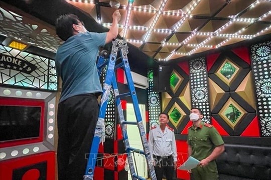 Hà Nội 'trao quyền' cấp phép karaoke cho xã, phường từ ngày 8/11/2025