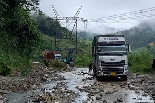 Ba ngày đói lả trên đèo Lò Xo