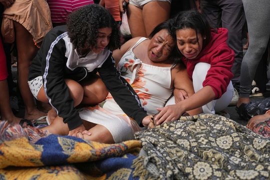 Ác mộng ở khu ổ chuột Brazil sau cuộc đột kích đẫm máu