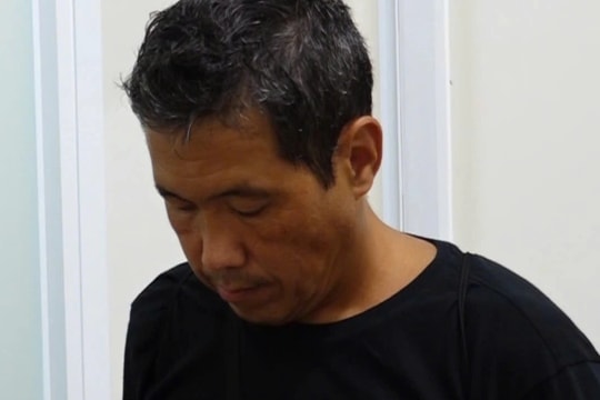 Trục xuất người đàn ông nước ngoài trốn lệnh truy nã đỏ