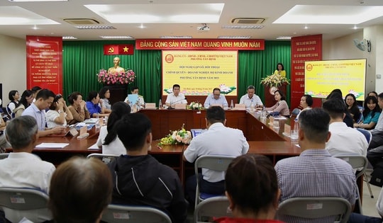 Tiểu thương loay hoay chuyển đổi số, phường Tân Định cam kết đồng hành