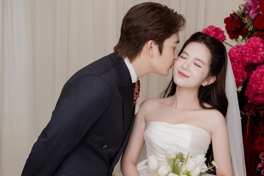 Ngọc Huyền xinh đẹp bên chú rể Đình Tú