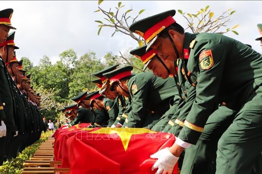 Cần Thơ tổ chức truy điệu, an táng 21 hài cốt liệt sĩ