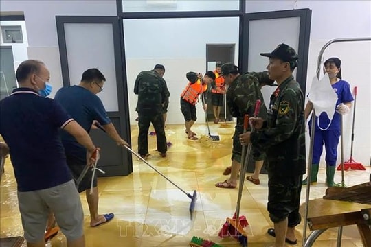 Đà Nẵng chung sức vượt lũ, khôi phục cuộc sống