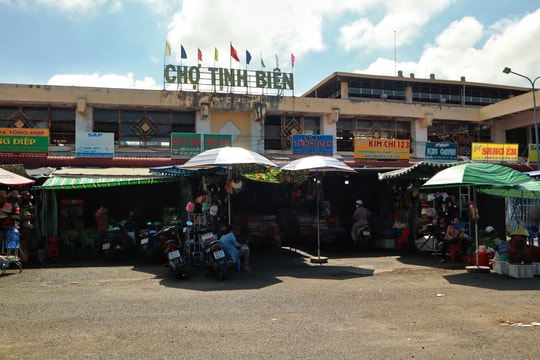 Chợ biên giới Tịnh Biên trầm lắng những tháng cuối năm