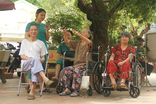 'Góc khuất' viện dưỡng lão