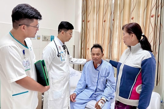 Cấy máy tạo nhịp kịp thời cứu sống người bị ngưng tim