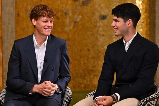 Sinner: 'Alcaraz là số 1 năm nay'