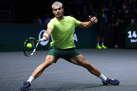 Alcaraz bị chỉ trích vì 54 lỗi tự đánh hỏng